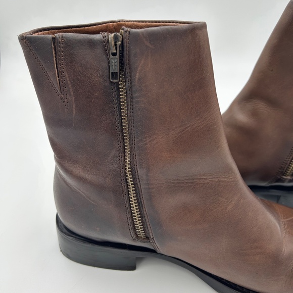 Frye Veronica Inside Zip Distressed Leather Booties Size 8.5. - Picture 4 of 16